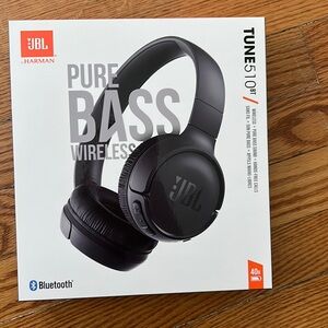 JBL Tune 510BT Wireless on ear headphones